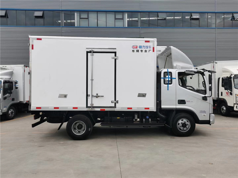 國六福田歐馬可S3排半冷藏車3米8